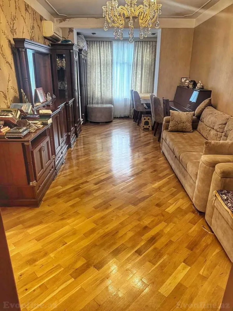 3 otaqlı Mənzil 75 m² Neftçilər m. Satılır