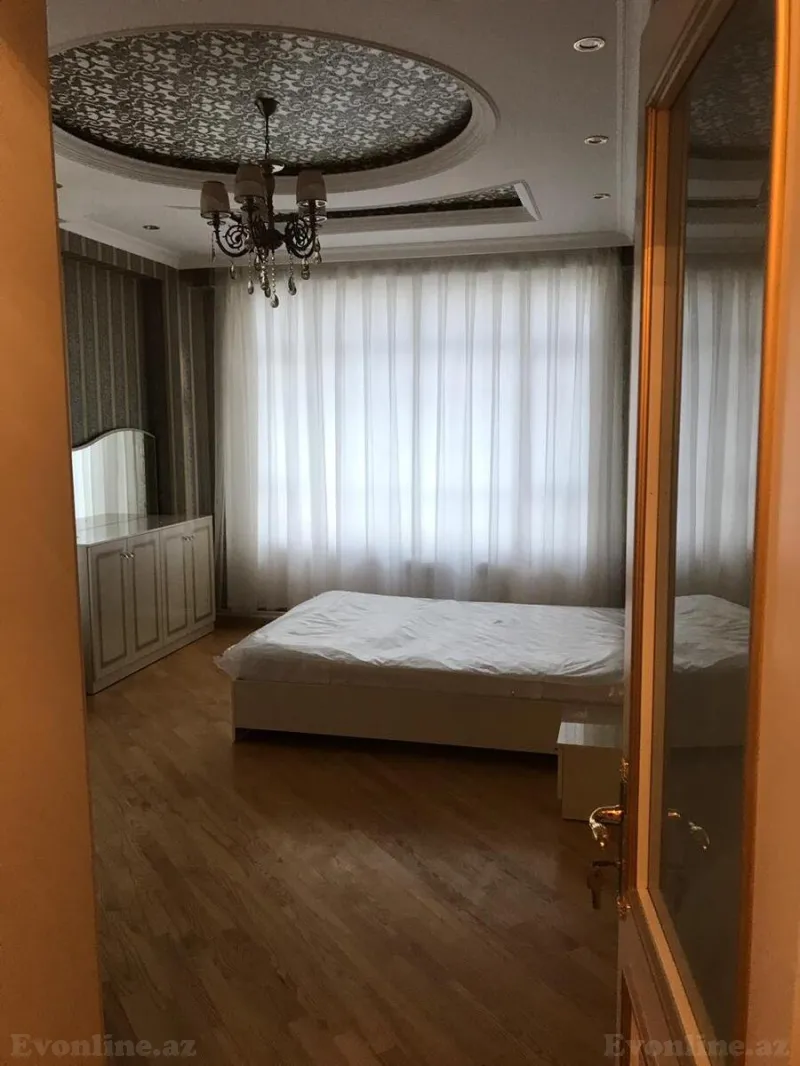 Kirayə verilir 3 otaqlı Mənzil Yeni tikili 130 m² Xətai m. - şəkil 6