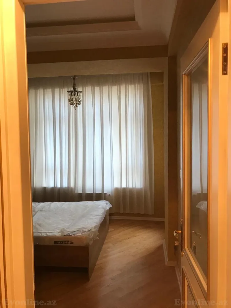 Kirayə verilir 3 otaqlı Mənzil Yeni tikili 130 m² Xətai m. - şəkil 9