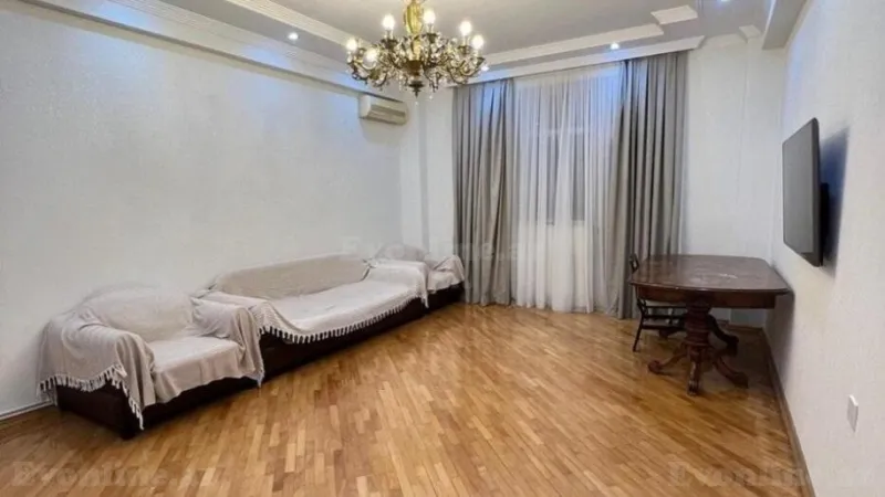 3 otaqlı Mənzil 120 m² Binəqədi r. Kirayə verilir