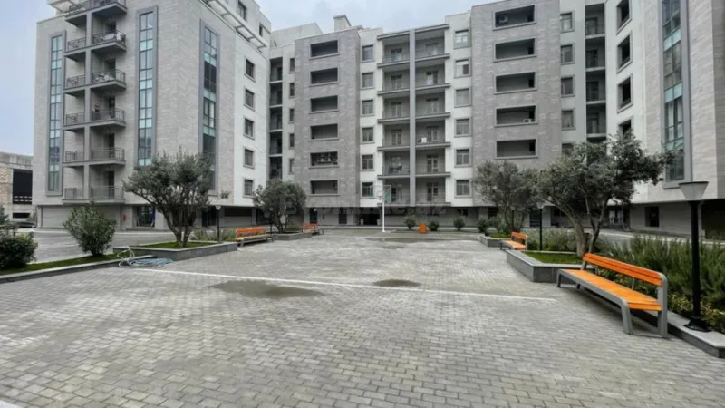 4 otaqlı Mənzil 220 m² Xətai r. Satılır