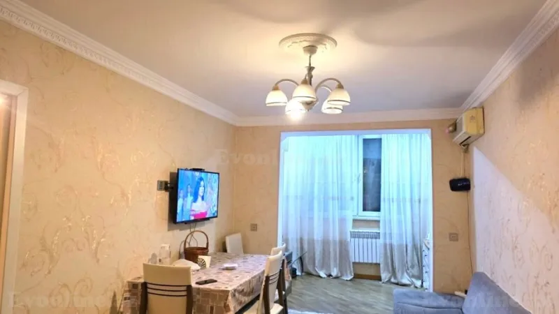 Satılır 2 otaqlı Mənzil Köhnə tikili 55 m² Gənclik m. - şəkil 2