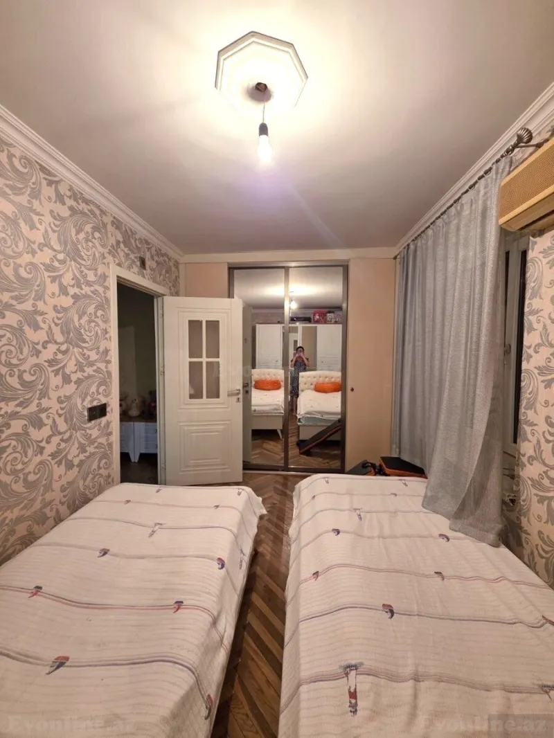 Satılır 2 otaqlı Mənzil Köhnə tikili 55 m² Gənclik m. - şəkil 6