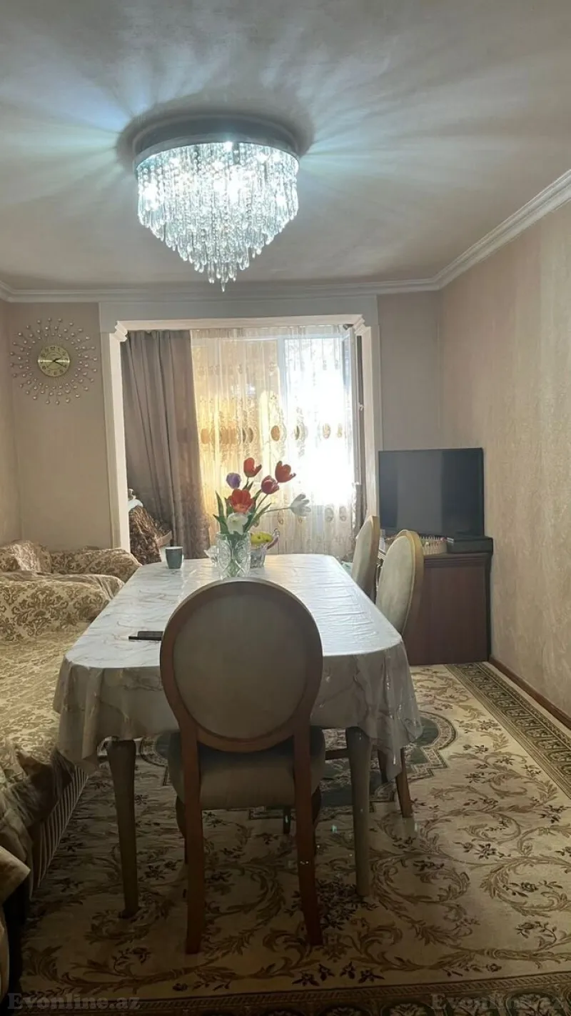 3 otaqlı Mənzil 75 m² İnşaatçılar m. Satılır
