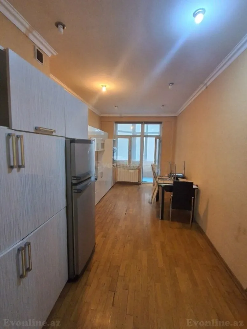 Satılır 3 otaqlı Mənzil Yeni tikili 140 m² 8 Noyabr m. - şəkil 2