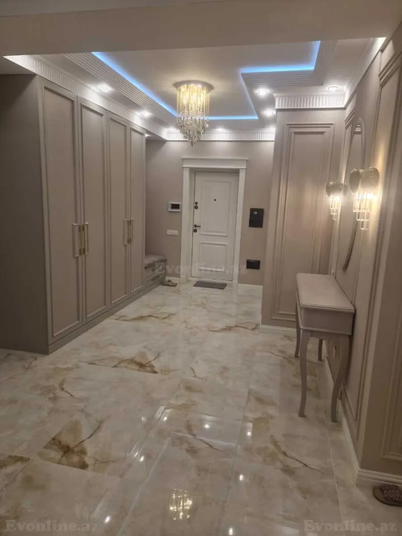 3 otaqlı Mənzil 110 m² 28 May m. Satılır