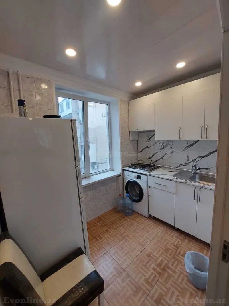 Satılır 3 otaqlı Mənzil Köhnə tikili 75 m² Gənclik m. - şəkil 9