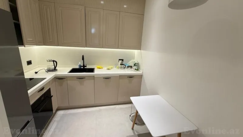 Kirayə verilir 2 otaqlı Mənzil Yeni tikili 80 m² Nizami m. - şəkil 20