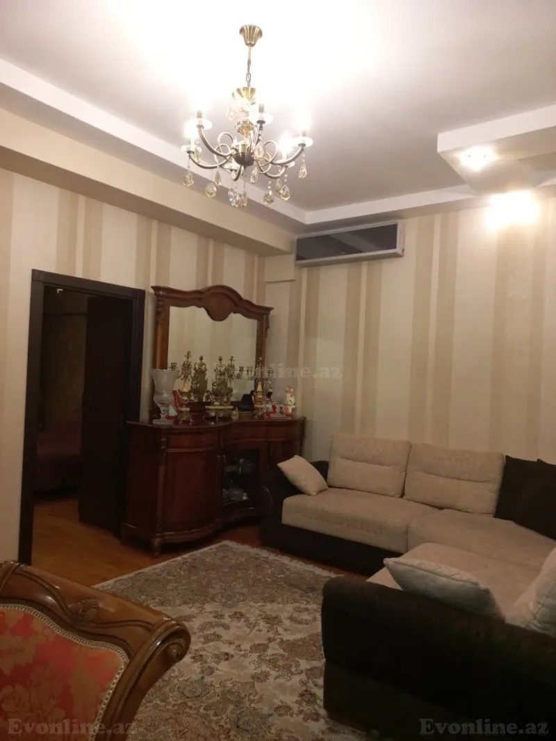2 otaqlı Mənzil 70 m² 8-ci mikrorayon Satılır