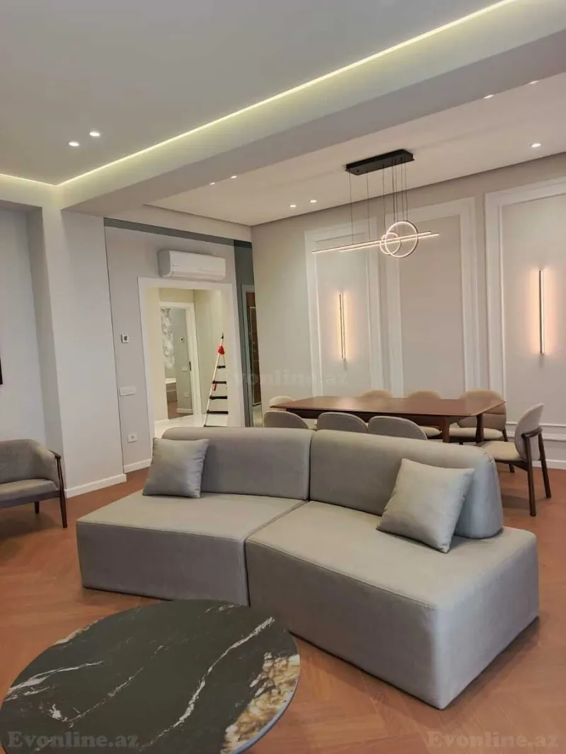 3 otaqlı Mənzil 120 m² Xətai r. Kirayə verilir