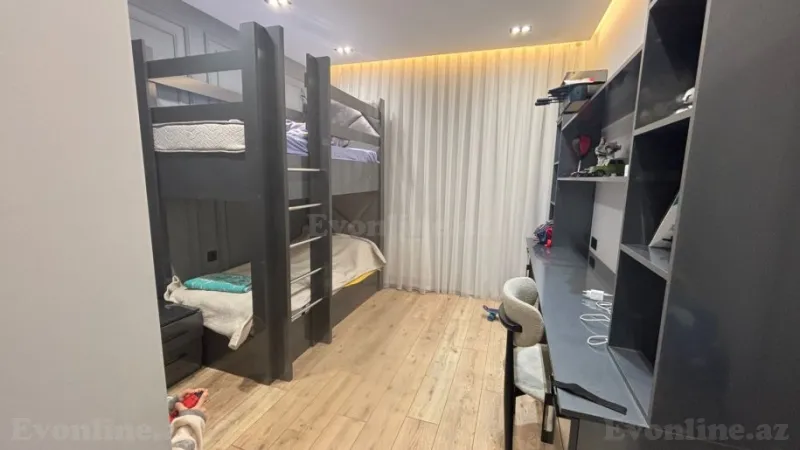 Satılır 5 otaqlı Mənzil Köhnə tikili 130 m² 20 Yanvar m. - şəkil 9