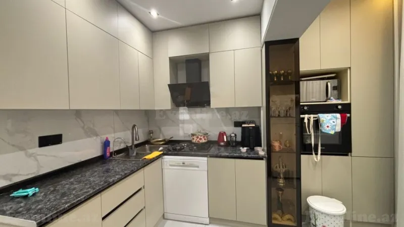 Satılır 5 otaqlı Mənzil Köhnə tikili 130 m² 20 Yanvar m. - şəkil 13