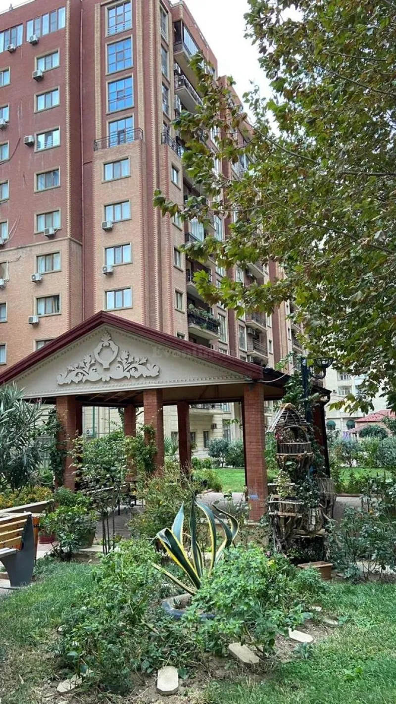 Satılır 5 otaqlı Mənzil Yeni tikili 215 m² Gənclik m.