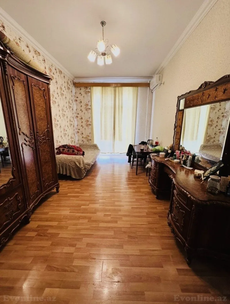 Satılır 2 otaqlı Mənzil Köhnə tikili 60 m² Nəsimi r. - şəkil 2