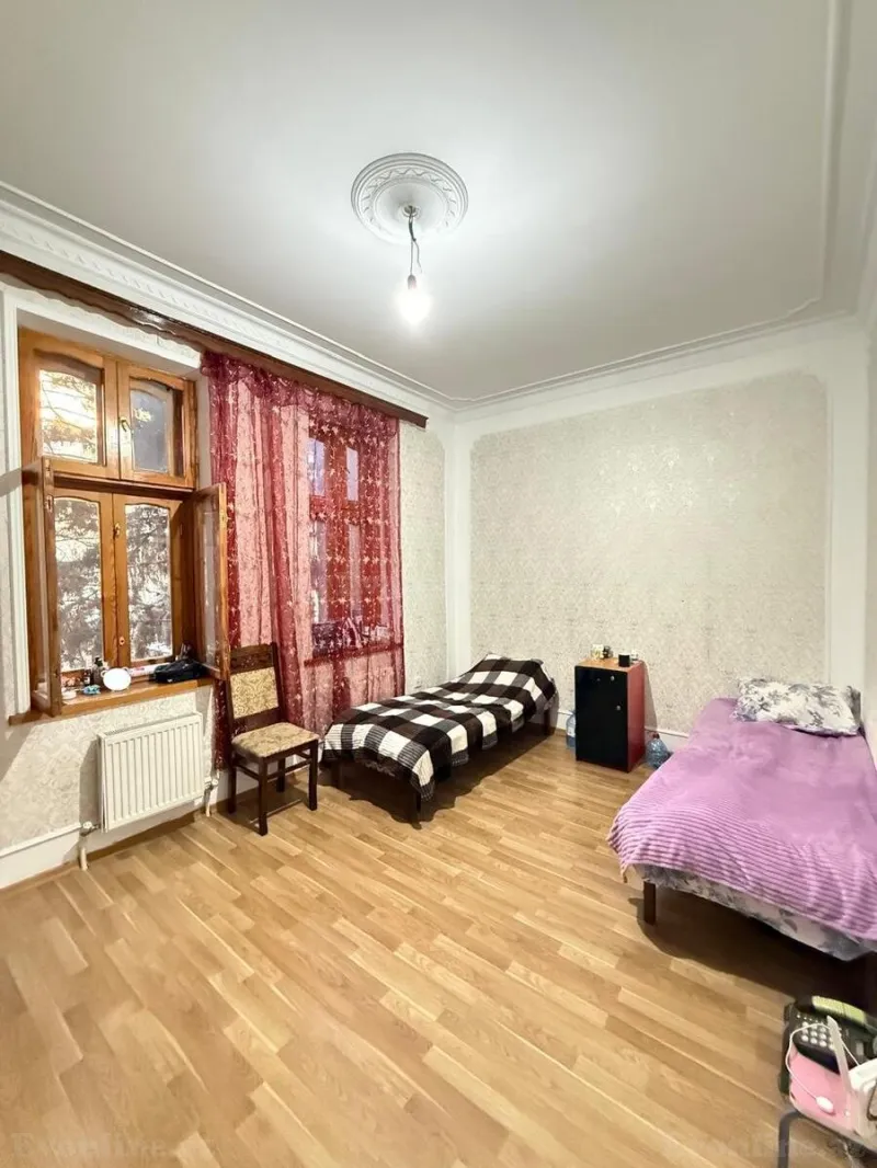 Satılır 4 otaqlı Mənzil Köhnə tikili 73 m² Nəsimi r. - şəkil 4