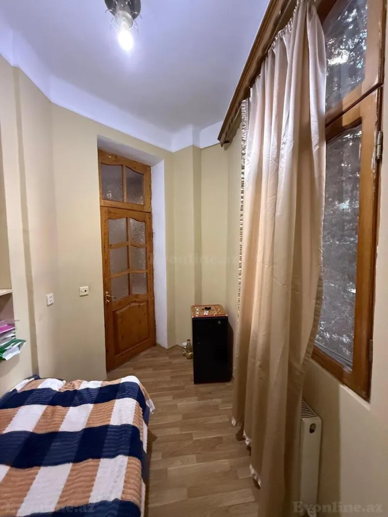 Satılır 4 otaqlı Mənzil Köhnə tikili 73 m² Nəsimi r. - şəkil 10