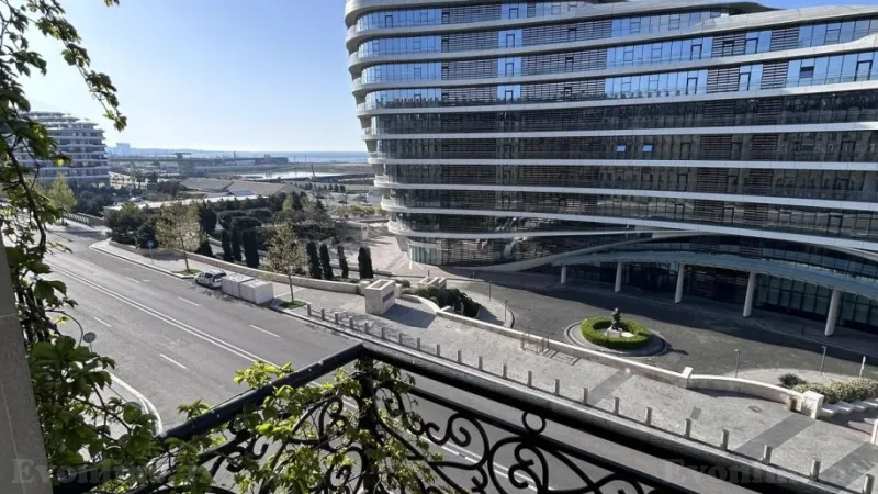 Kirayə verilir 3 otaqlı Mənzil Yeni tikili 138 m² Xətai m. - şəkil 2