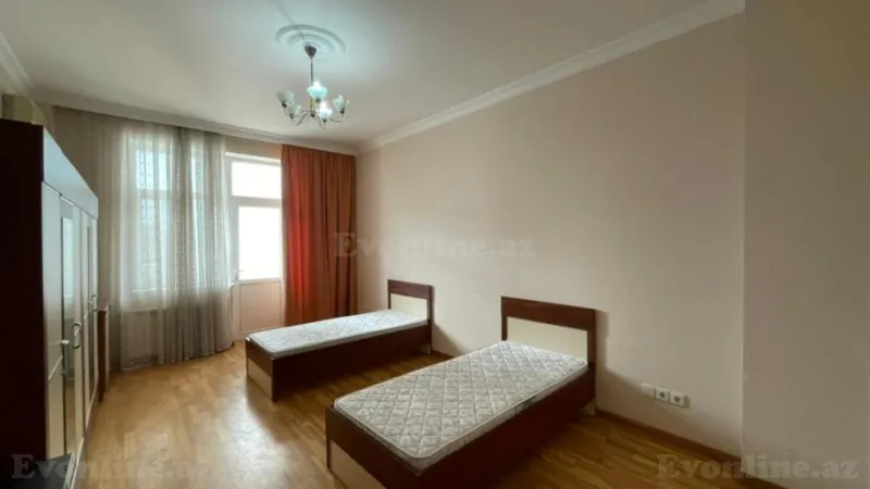 Satılır 4 otaqlı Mənzil Yeni tikili 180 m² Elmlər Akademiyası m. - şəkil 8