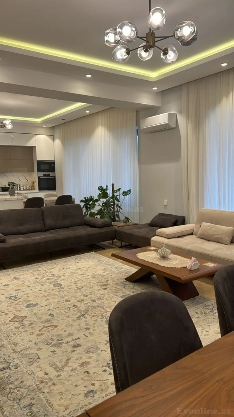 3 otaqlı Mənzil 157 m² Xətai r. Satılır