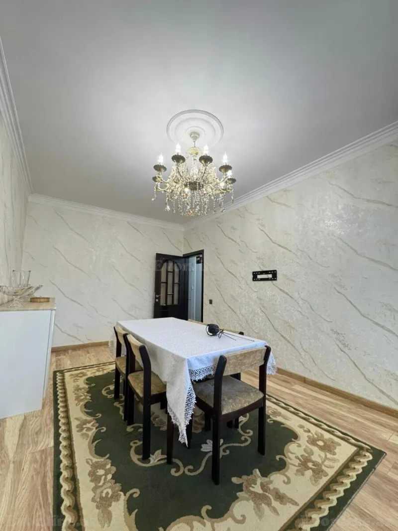 4 otaqlı Mənzil 100 m² Qara Qarayev m. Satılır