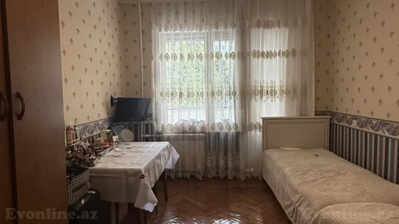 Satılır 4 otaqlı Mənzil Köhnə tikili 101 m² Nərimanov r. - şəkil 2