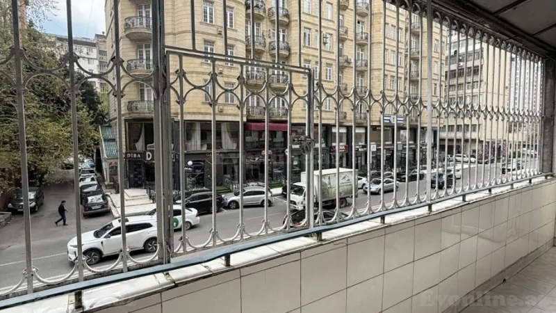 Satılır 4 otaqlı Mənzil Köhnə tikili 101 m² Nərimanov r. - şəkil 16