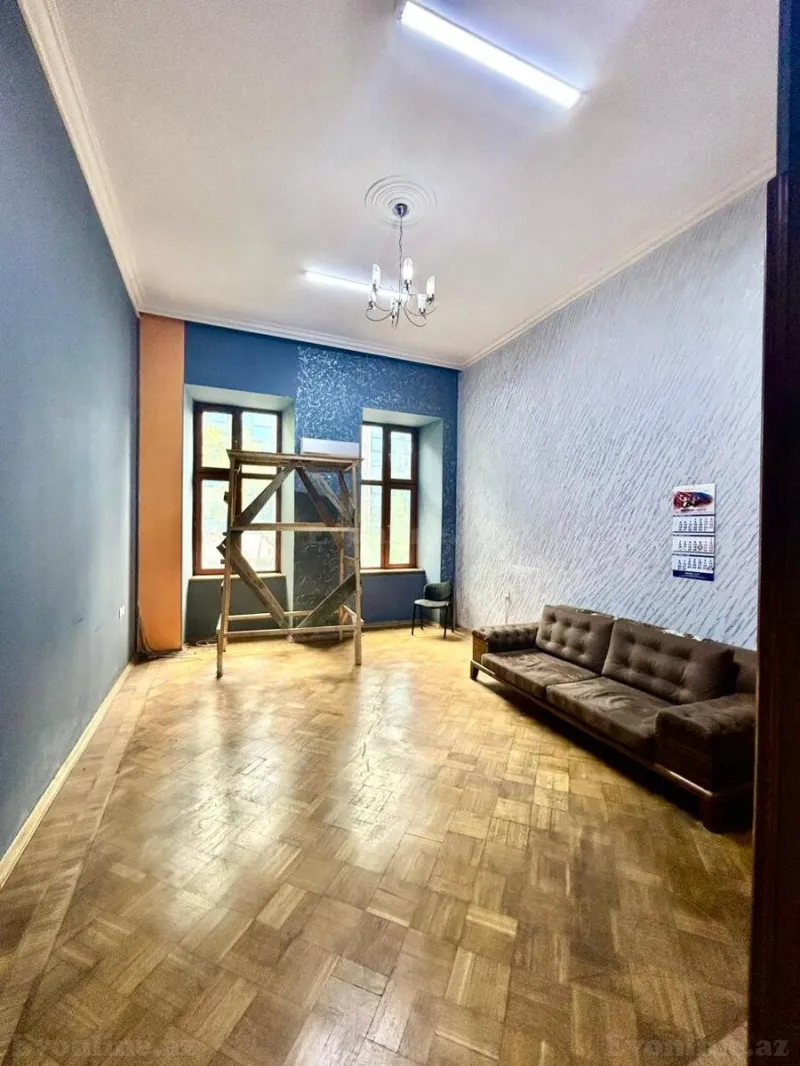 3 otaqlı Ofis 150 m² Sahil m. Kirayə verilir