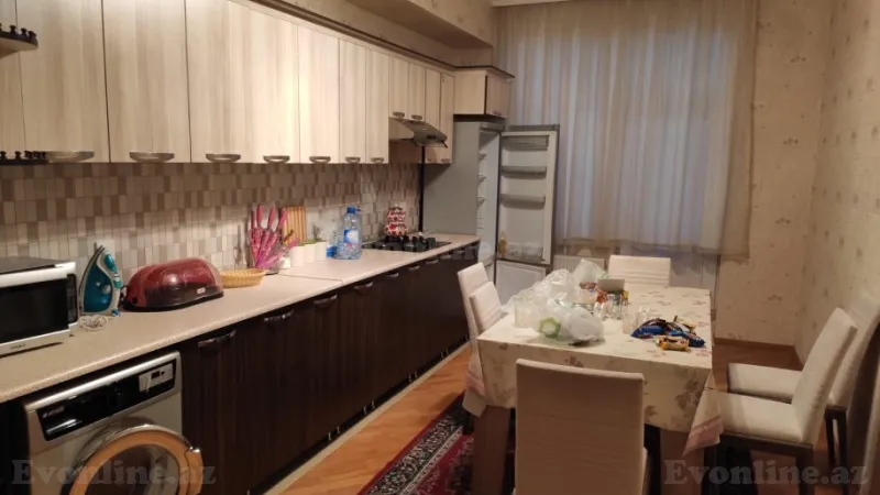 3 otaqlı Mənzil 156 m² Xətai m. Kirayə verilir