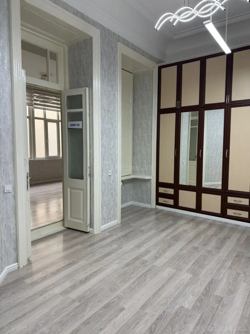 Obyekt 140 m² Nizami m. Satılır
