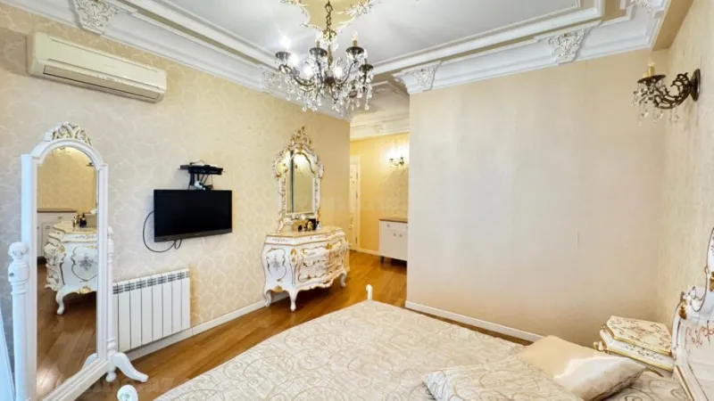 Kirayə verilir 4 otaqlı Mənzil Yeni tikili 217 m² 28 May m. - şəkil 4