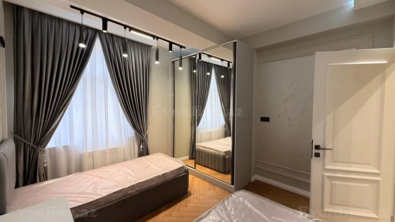 Satılır 4 otaqlı Mənzil Yeni tikili 140 m² Nəsimi r. - şəkil 4