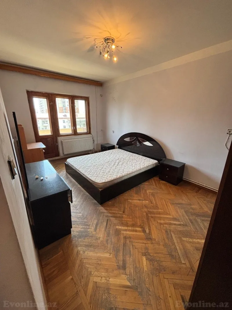 Kirayə verilir 4 otaqlı Mənzil Köhnə tikili 100 m² Qara Qarayev m. - şəkil 5