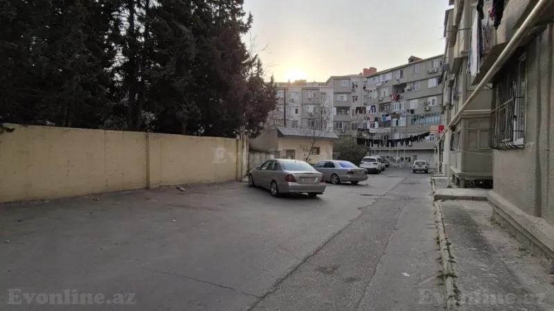 Satılır 2 otaqlı Mənzil Köhnə tikili 50 m² 8-ci kilometr - şəkil 2