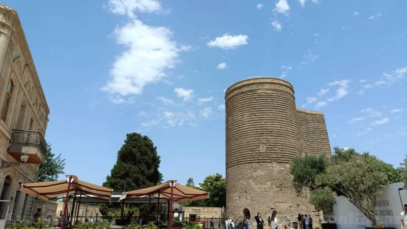 Kirayə verilir 1 otaqlı Mənzil Köhnə tikili 20 m² İçərişəhər m.