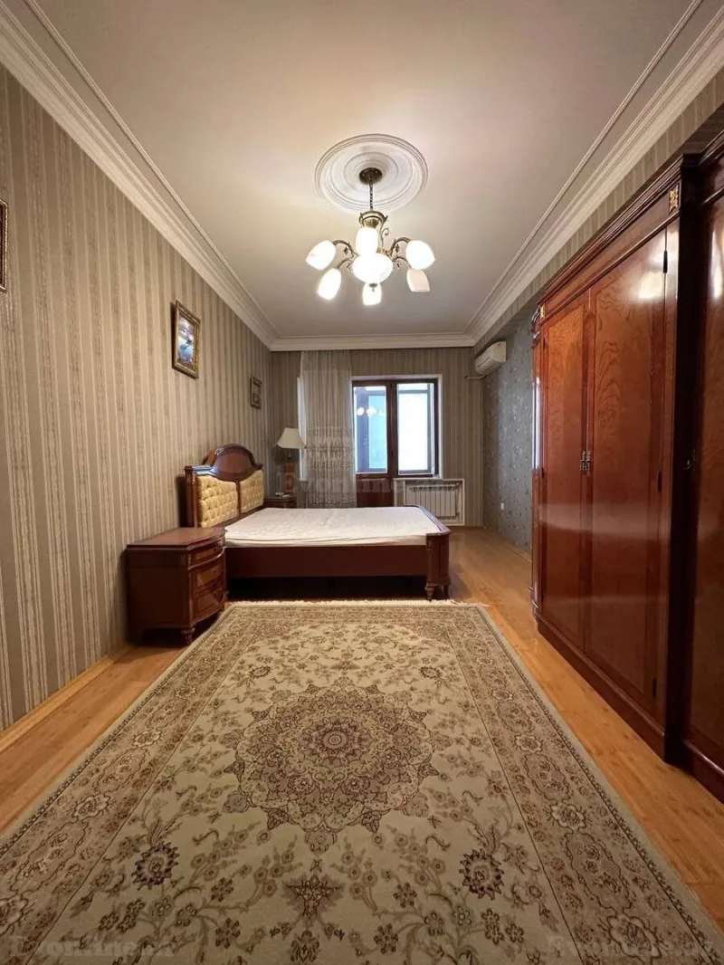 Satılır 4 otaqlı Mənzil Yeni tikili 240 m² Xətai m. - şəkil 11