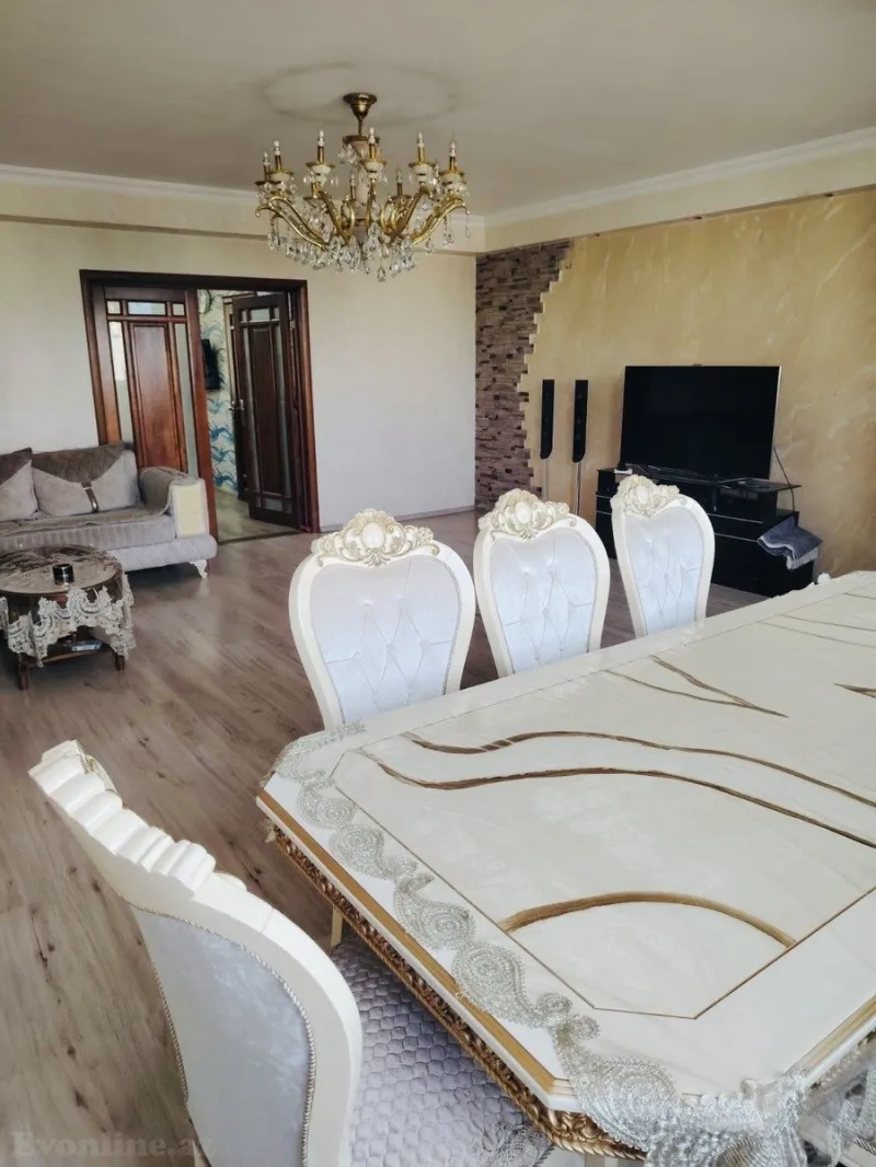 Satılır 3 otaqlı Mənzil Köhnə tikili 120 m² İnşaatçılar m. - şəkil 3