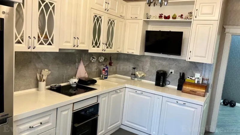 Kirayə verilir 3 otaqlı Mənzil Yeni tikili 148 m² Yasamal - şəkil 14