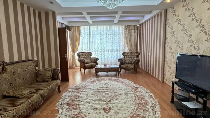 3 otaqlı Mənzil 120 m² Xətai m. Kirayə verilir
