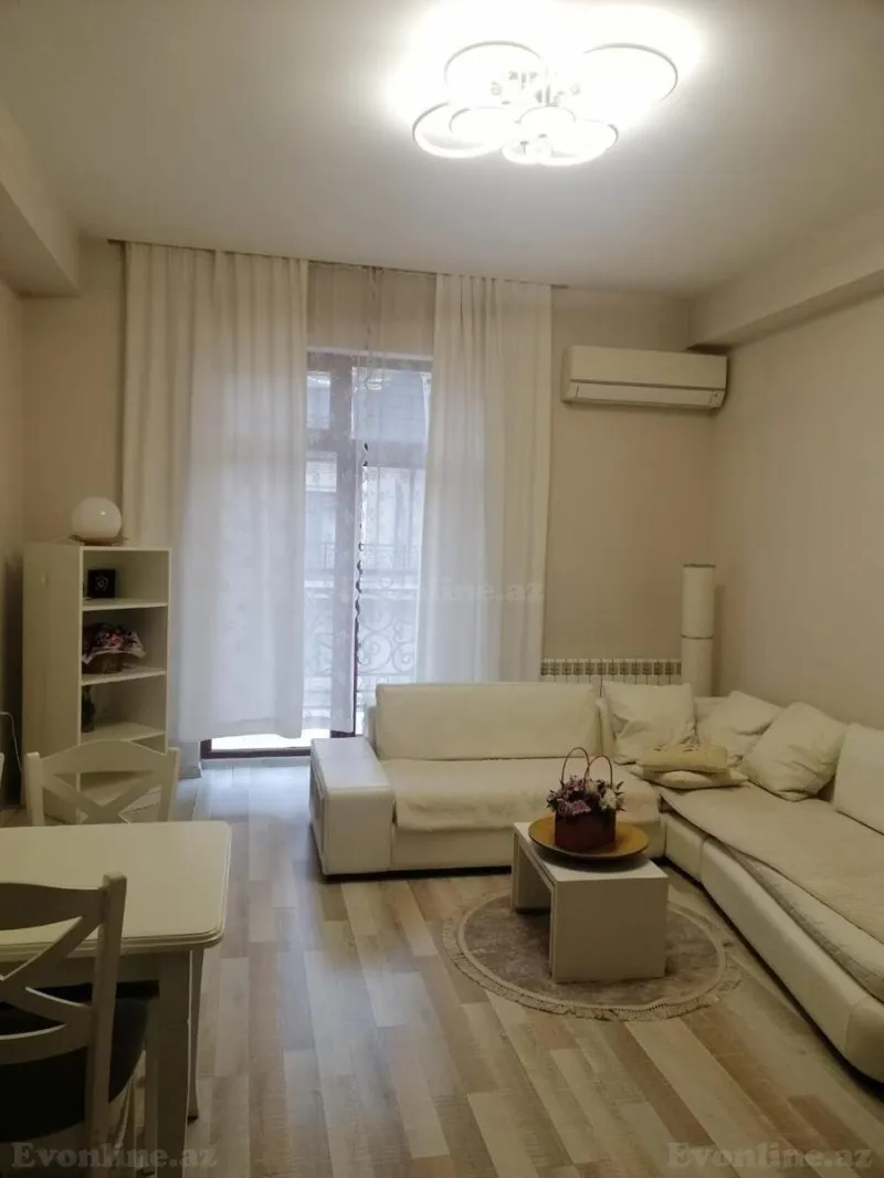 3 otaqlı Mənzil 105 m² Xətai m. Kirayə verilir