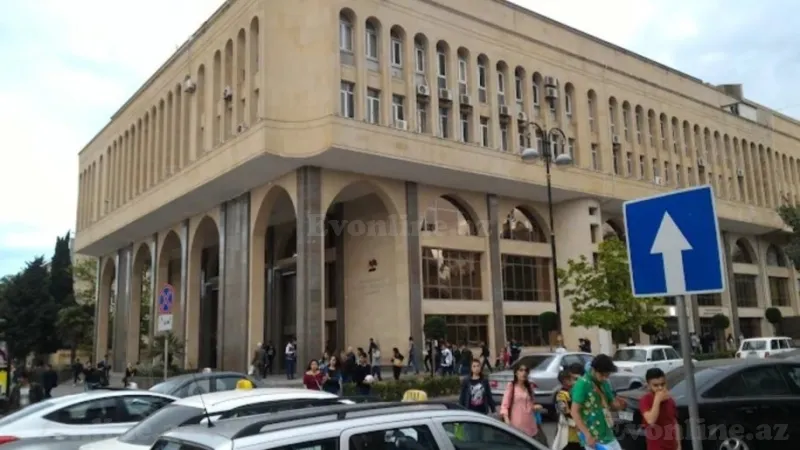 2 otaqlı Mənzil 60 m² Elmlər Akademiyası m. Kirayə verilir