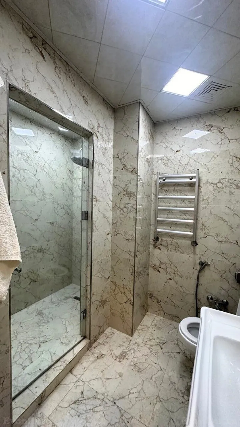 Satılır 3 otaqlı Mənzil Yeni tikili 170 m² Elmlər Akademiyası m. - şəkil 17