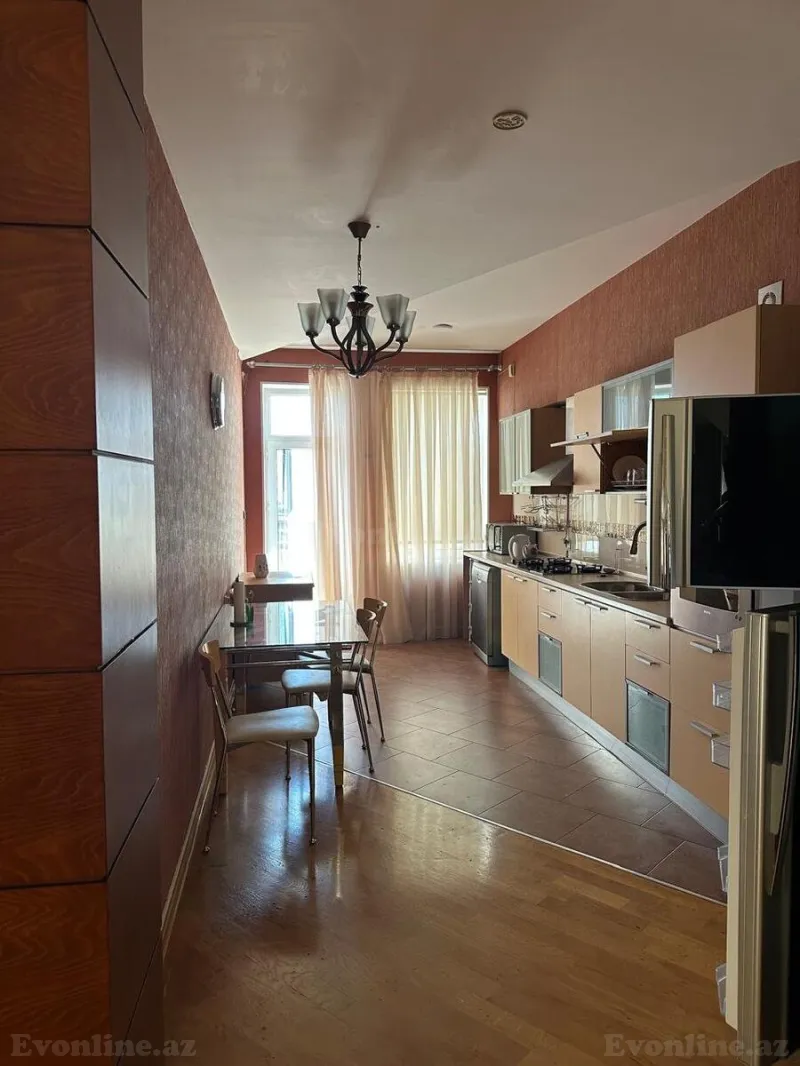 Kirayə verilir 5 otaqlı Mənzil Yeni tikili 340 m² İçərişəhər m. - şəkil 8