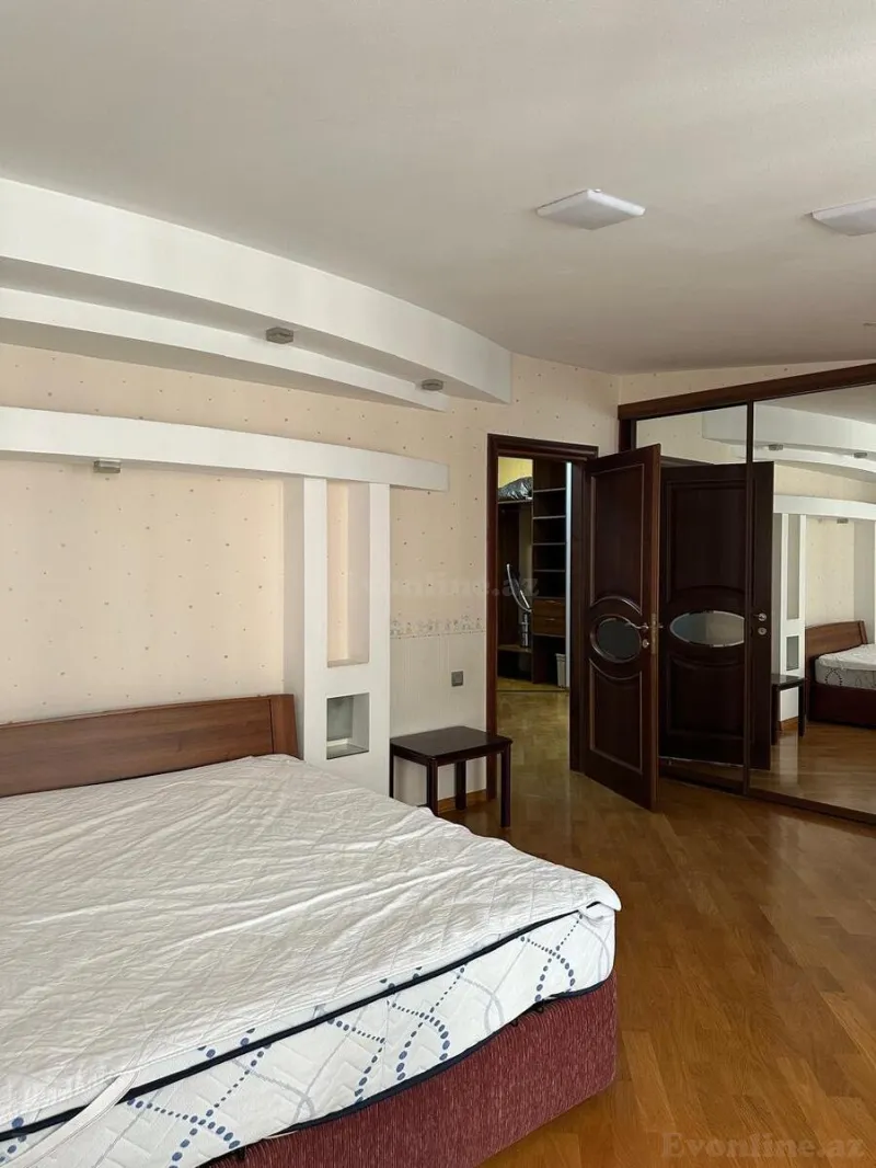 Kirayə verilir 5 otaqlı Mənzil Yeni tikili 340 m² İçərişəhər m. - şəkil 18