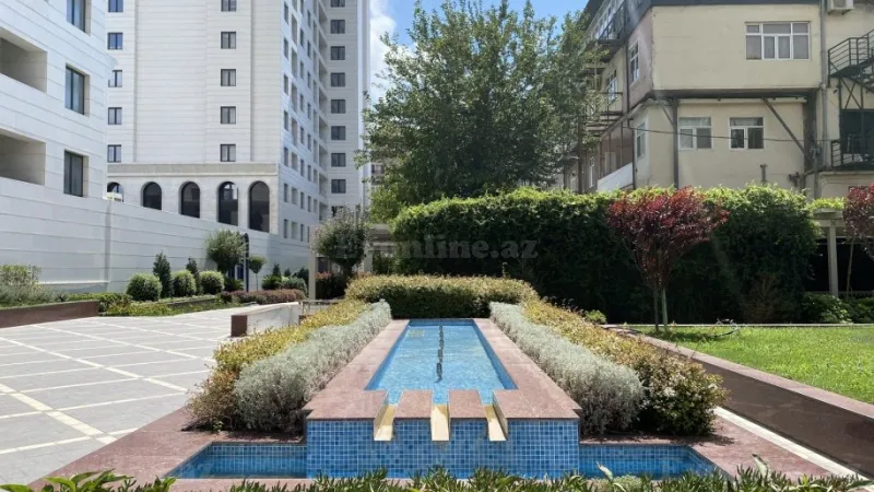 Satılır 5 otaqlı Mənzil Yeni tikili 225 m² Səbail r. - şəkil 2