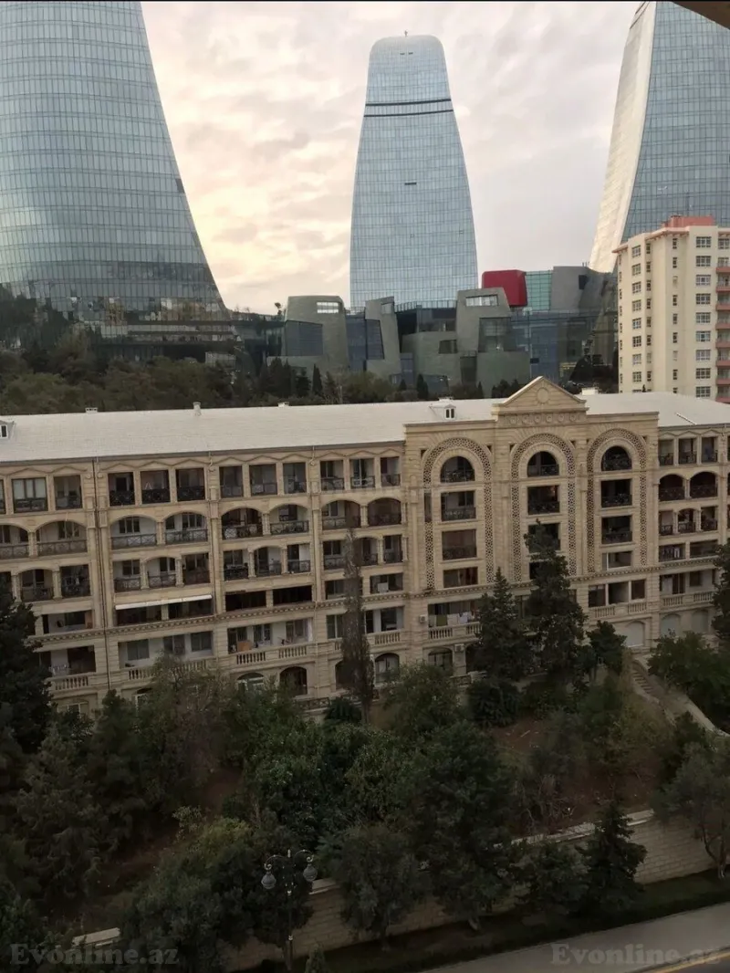 Kirayə verilir 2 otaqlı Mənzil Yeni tikili 110 m² İçərişəhər m. - şəkil 24