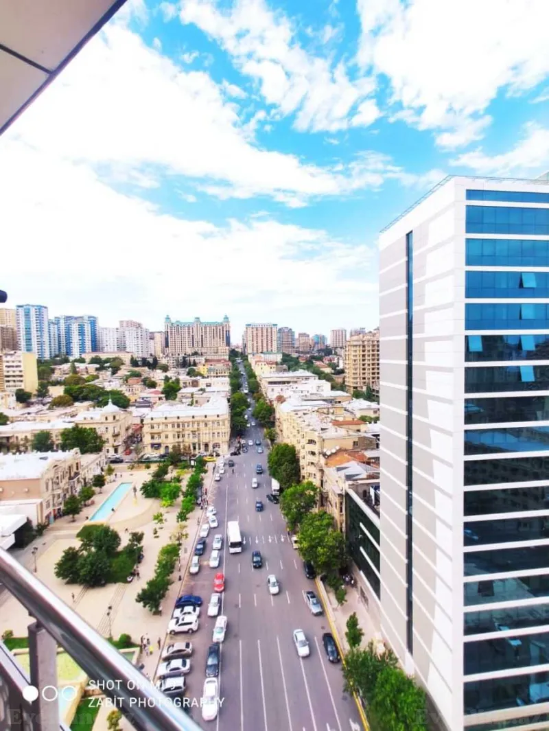 3 otaqlı Mənzil 110 m² Nizami m. Kirayə verilir