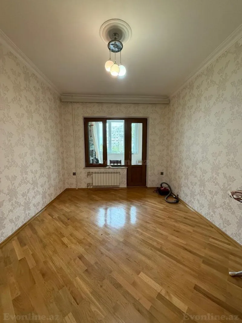 Satılır 3 otaqlı Mənzil Köhnə tikili 85 m² 8 Noyabr m. - şəkil 2