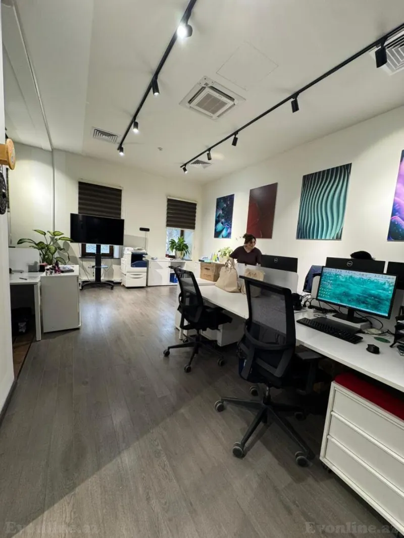 4 otaqlı Ofis 230 m² Sahil m. Kirayə verilir