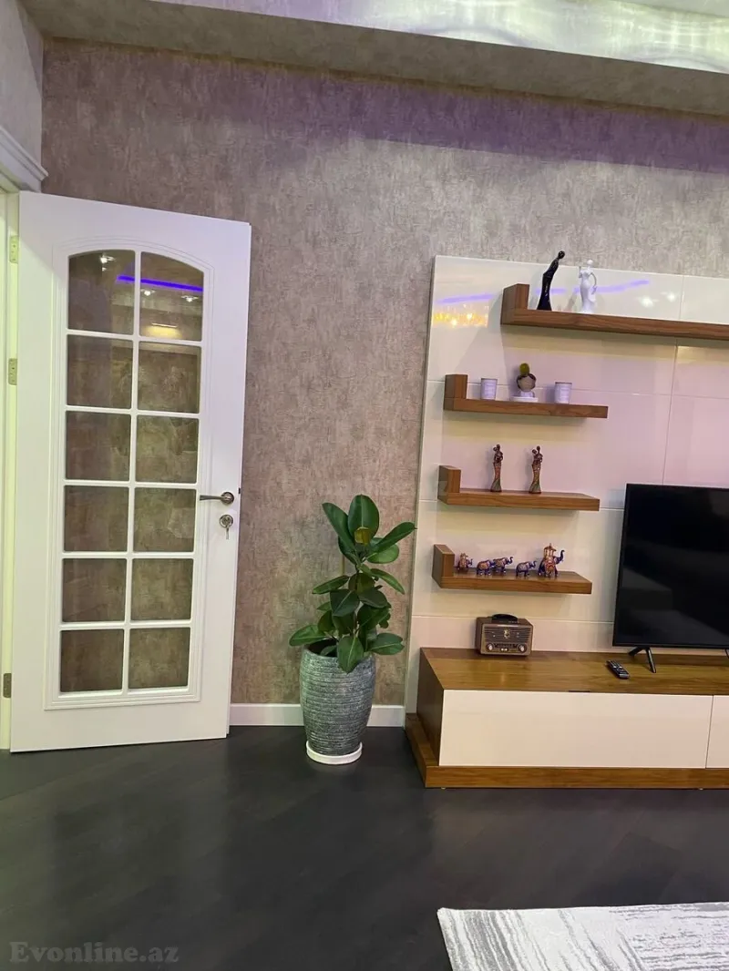 Kirayə verilir 3 otaqlı Mənzil Yeni tikili 150 m² Xətai r. - şəkil 24