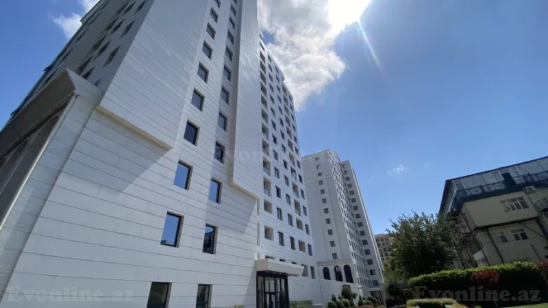 Satılır 4 otaqlı Mənzil Yeni tikili 212 m² Səbail r. - şəkil 2